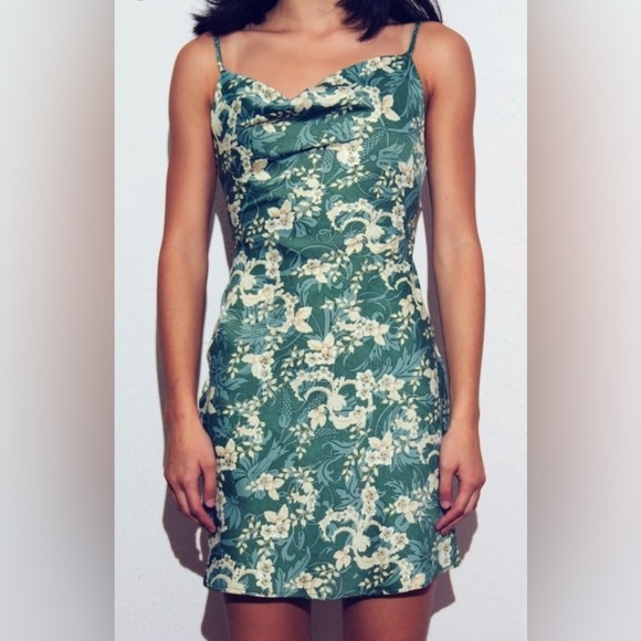 Urban Outfitters Floral Green Slip cowl neck Dress. EUC Size Small - Picture 13 of 14